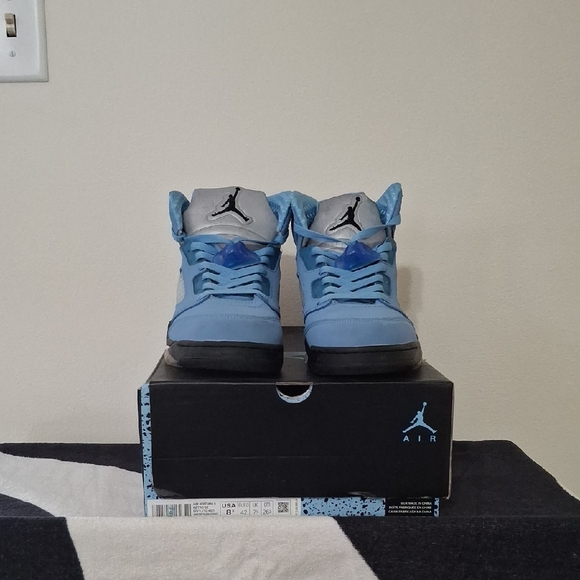 Athletic Shoes - Blue and Gray